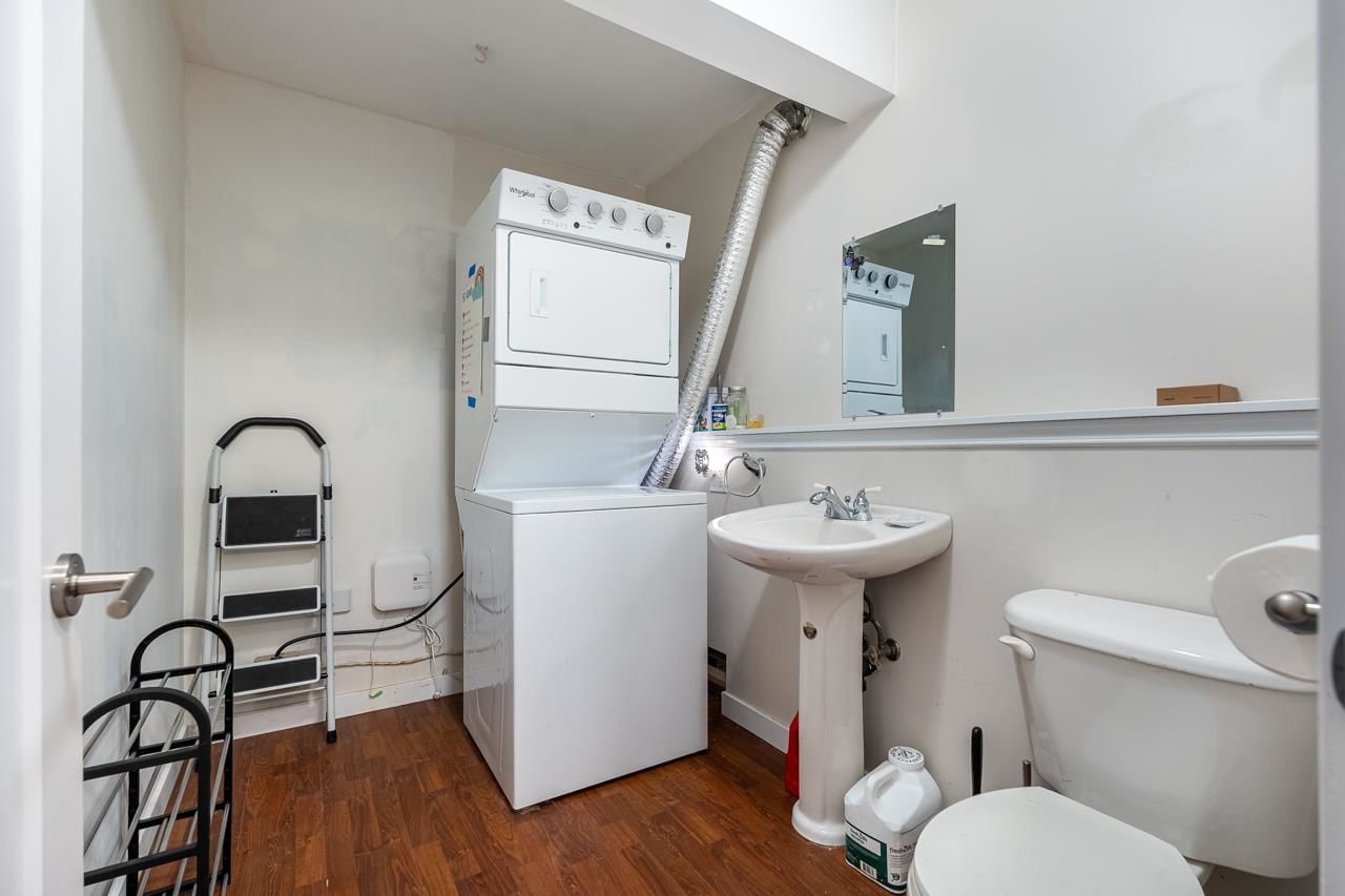 Listing Image 12