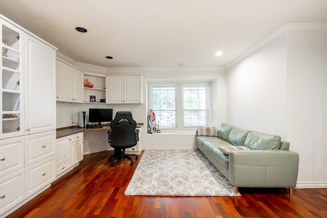 Listing Image 18