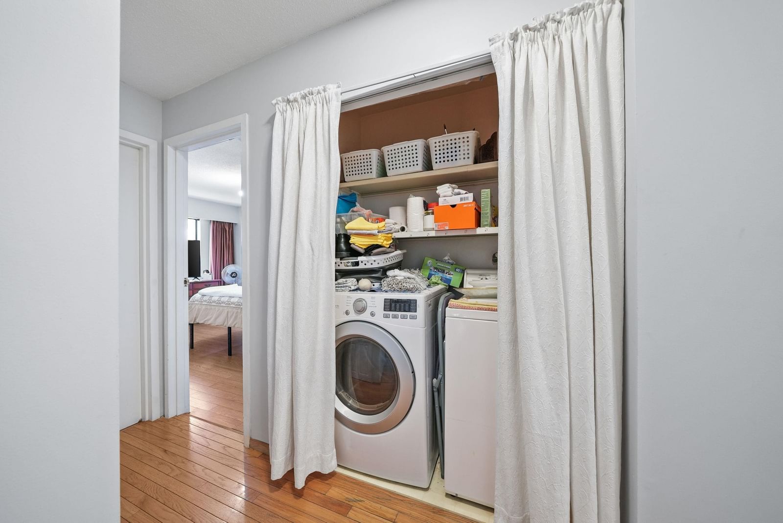 Listing Image 11