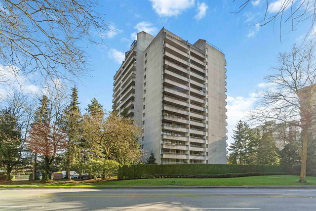 205 - 6595 Willingdon Avenue