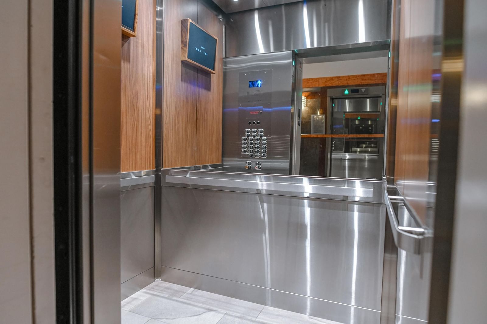 Listing Image 10