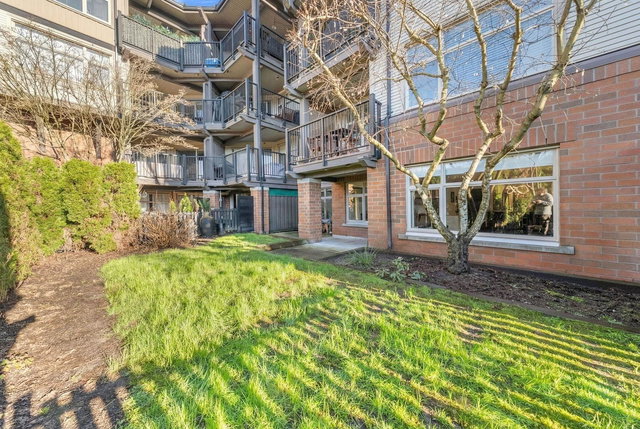 109 - 400 Klahanie Drive