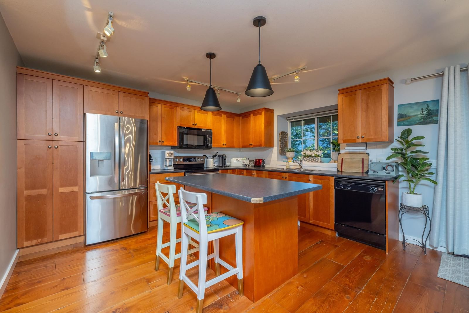 Listing Image 10