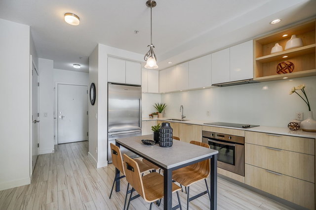 214 - 111 3rd Street E