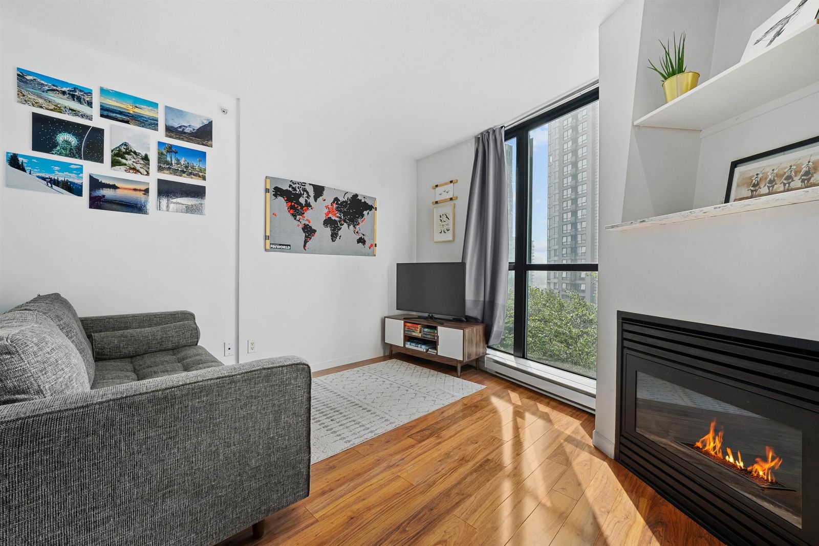 Listing Image 5