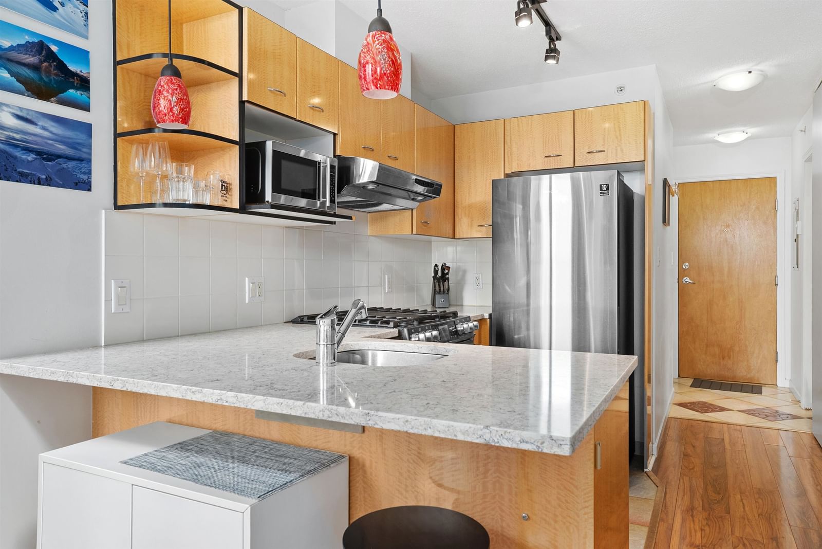 Listing Image 9