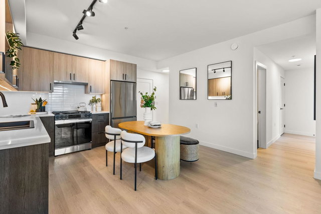 407 - 2002 St. George Street