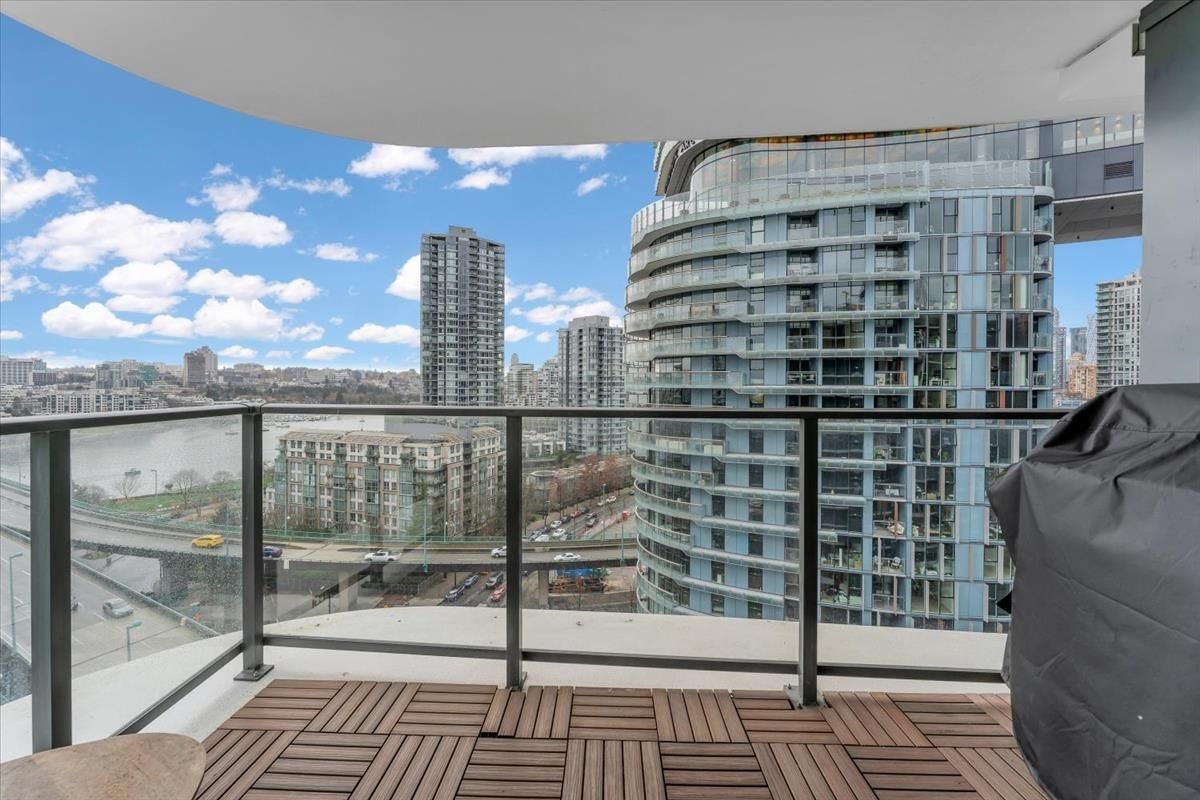 Listing Image 12