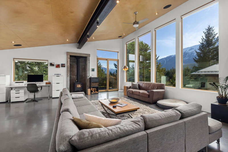 7465 Dogwood Street, Pemberton, V0N 2L0 | Image 2