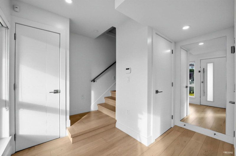 5605 Rumble Street, Burnaby, V5J 2C3 | Image 3