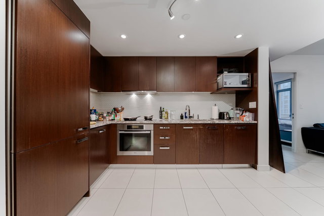 808 - 1028 Barclay Street