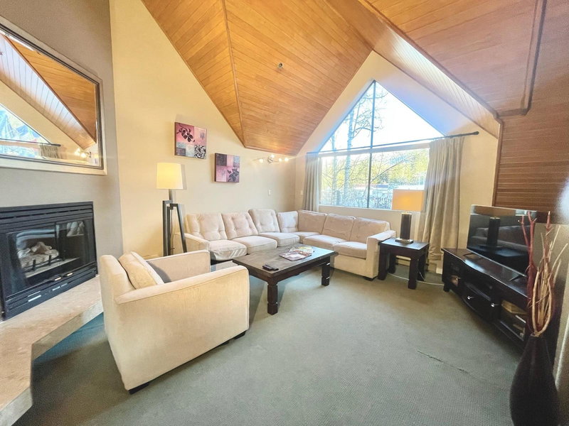 Week 13 - 4293 Mountain Square, Whistler, V8E 1B8 | Image 2