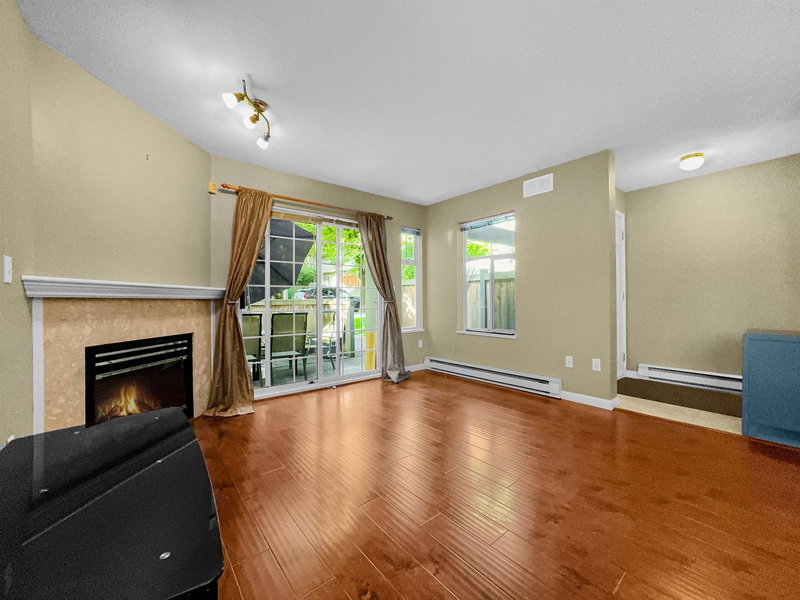 X - 7175 18th Avenue, Burnaby, V3N 1K8 | Image 3