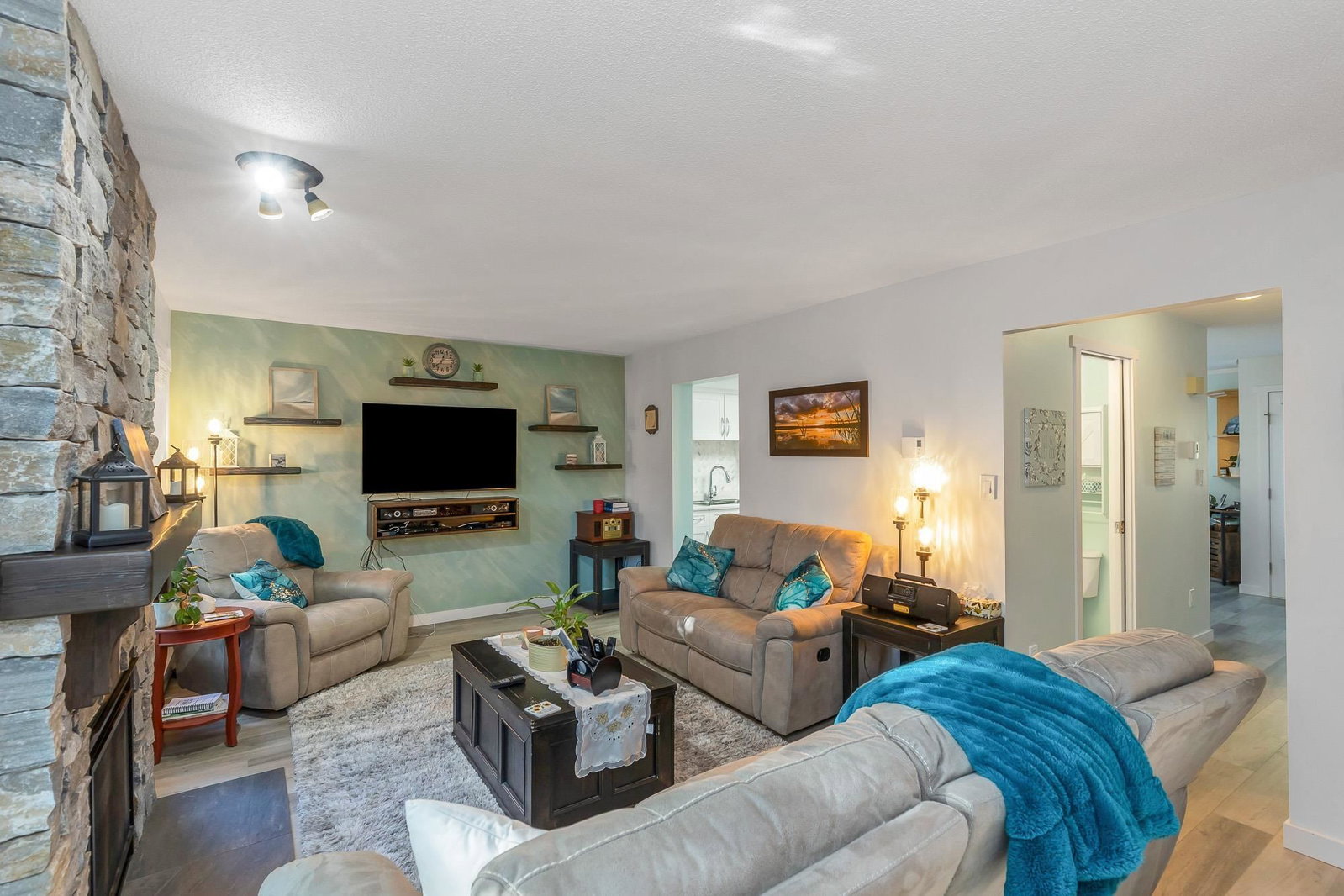 Listing Image 15