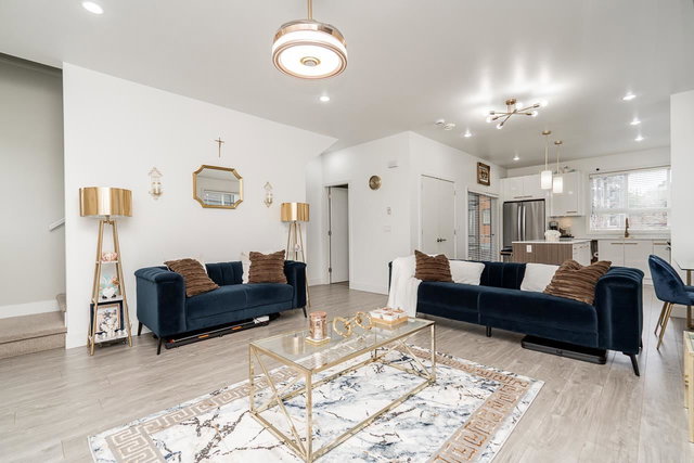 8 - 1938 North Parallel Road