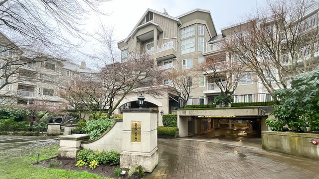 425 - 5888 Dover Crescent