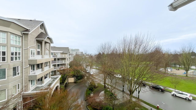 425 - 5888 Dover Crescent