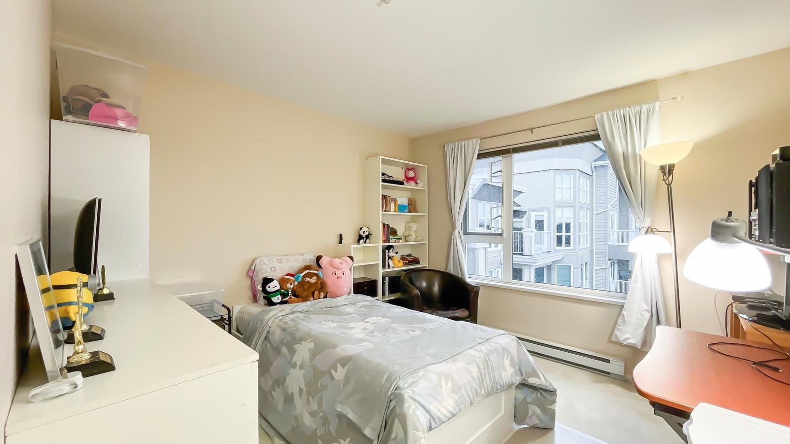 Listing Image 9