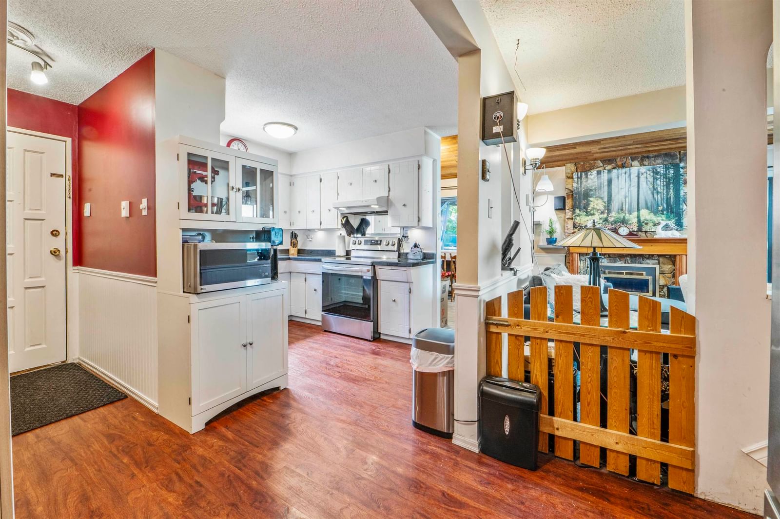 Listing Image 8