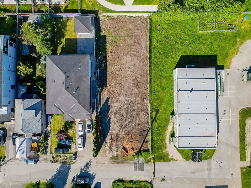 231 Lawrence Street, New Westminster, V3M 5K9 | Image 3