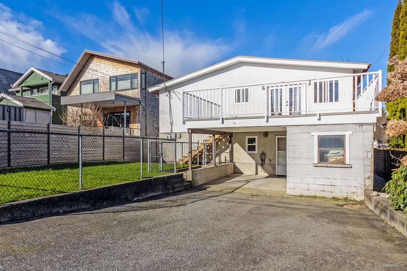 4346 Dundas Street, Burnaby, V5C 1B3 | Image 2