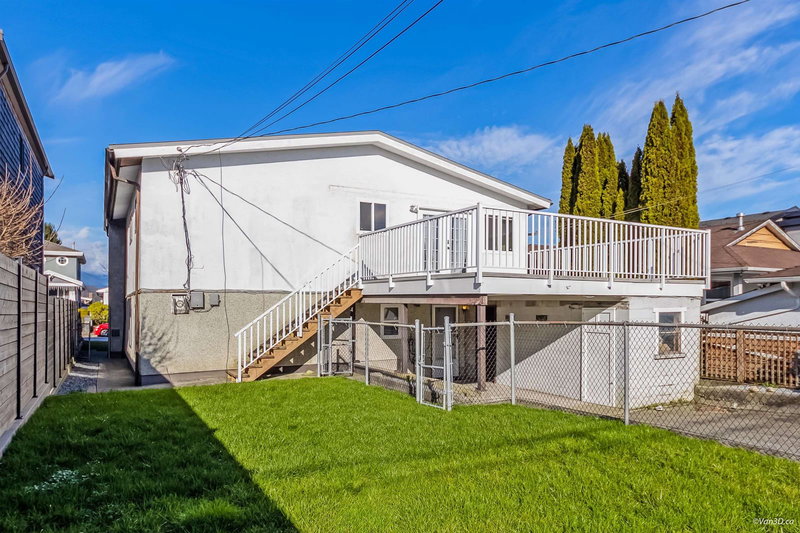 4346 Dundas Street, Burnaby, V5C 1B3 | Image 3