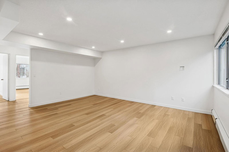 879 Westview Crescent, North Vancouver, V7N 2L5 | Image 2