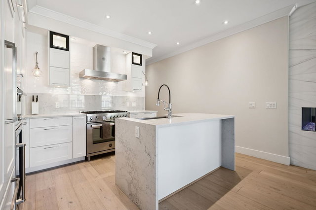 206 - 23189 Francis Avenue