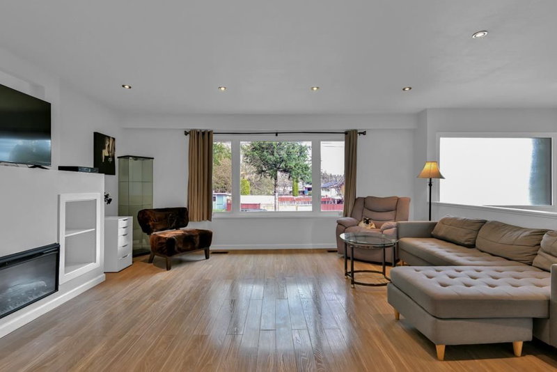 14486 109 Avenue, Surrey, V3R 1Y1 | Image 3