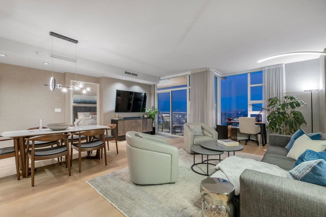 5205 - 1289 Hornby Street