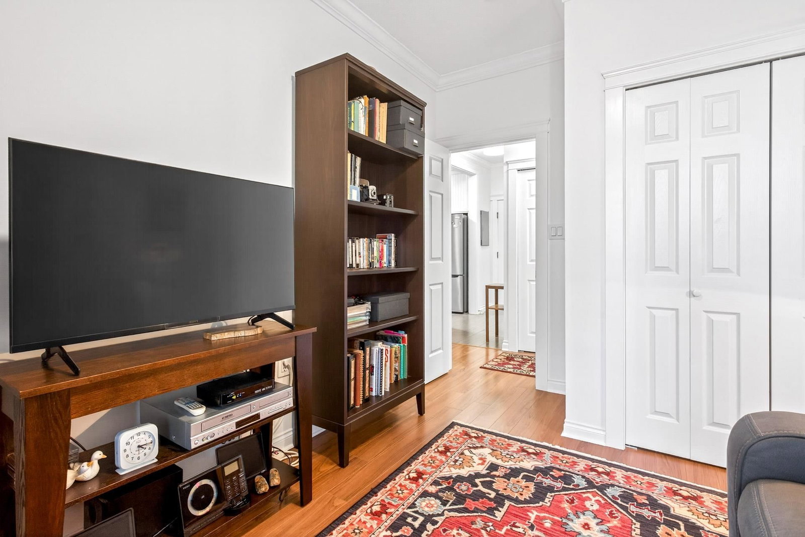 Listing Image 5