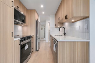 1206 - 110 4th Street W