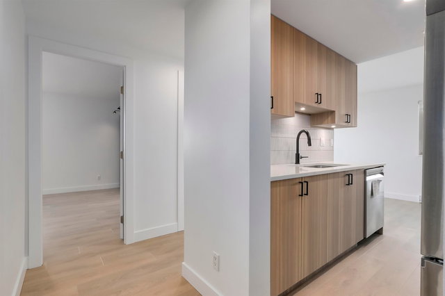 1206 - 110 4th Street W