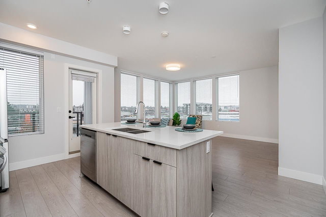 421 - 20360 Logan Avenue