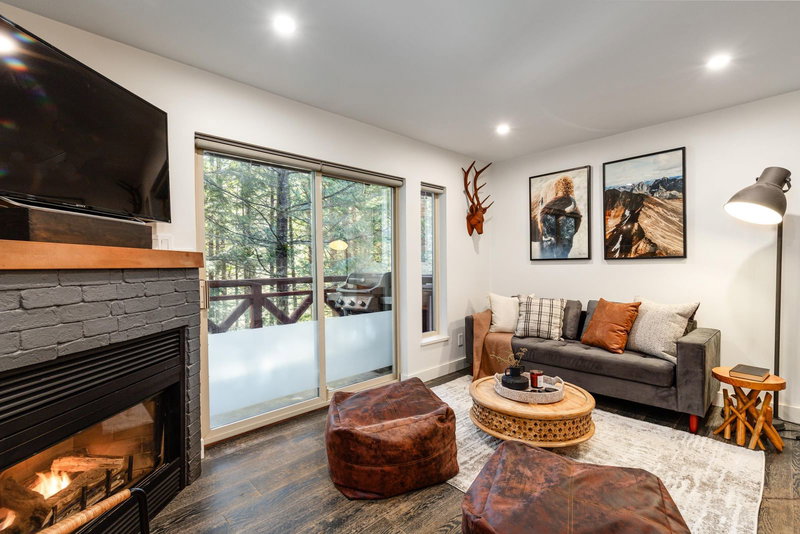 113 - 3070 Hillcrest Drive, Whistler, V8E 0V1 | Image 2