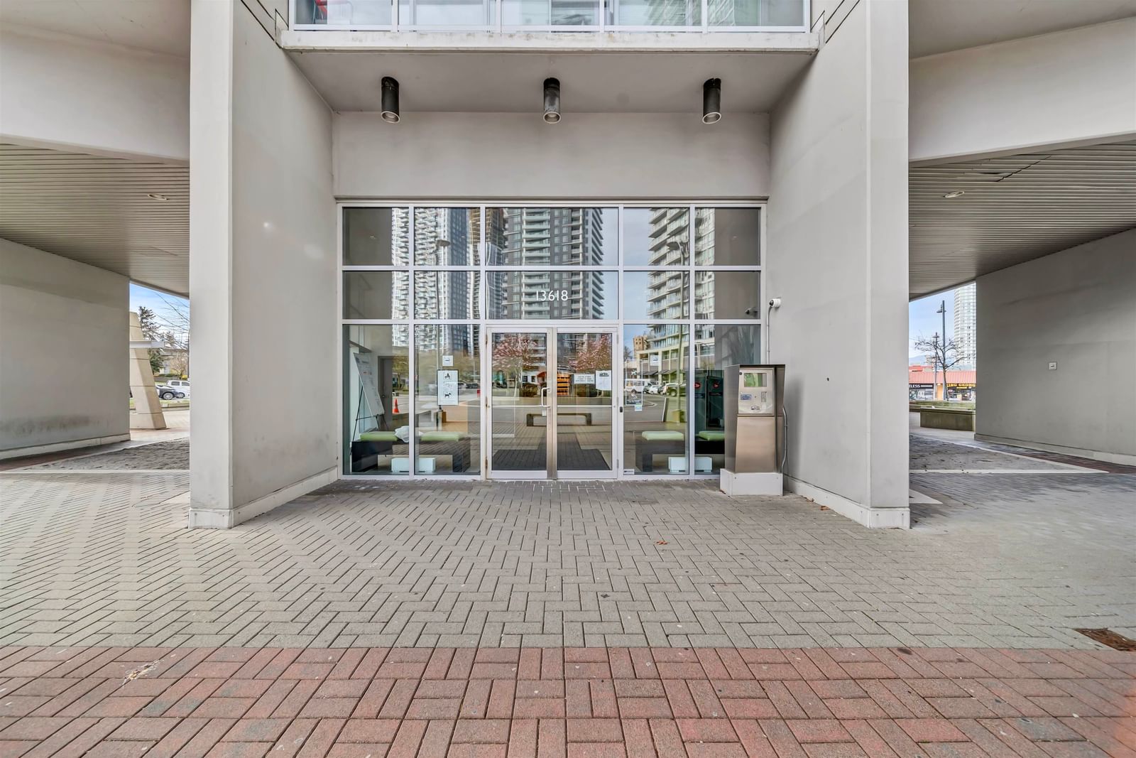 Listing Image 18