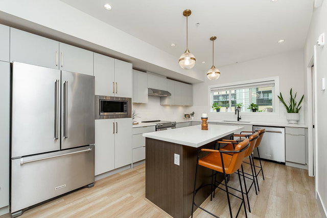 202 - 80 Elgin Street