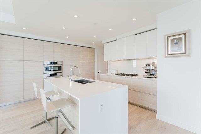 4605 - 680 Quayside Drive