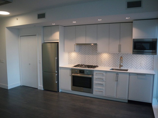 316 - 2435 Kingsway