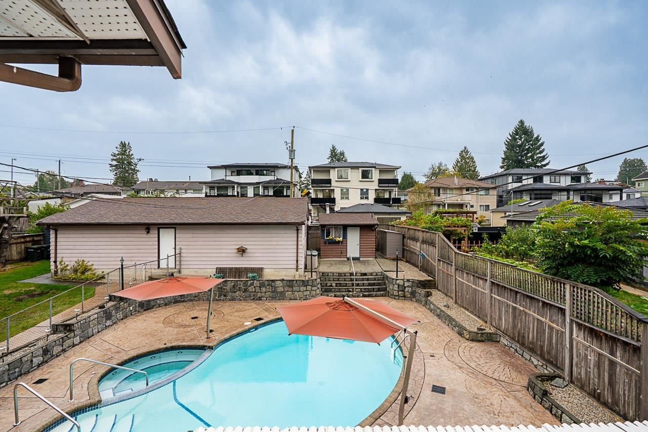 Listing Image 9