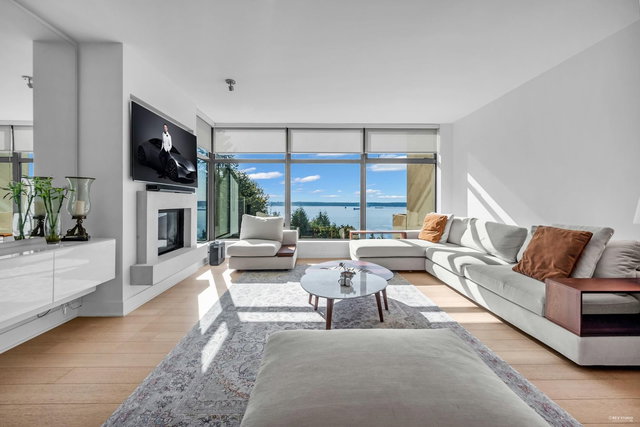 401 - 3315 Cypress Place