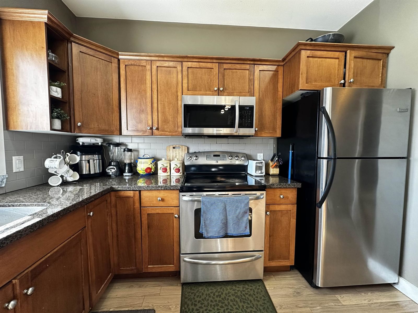 Listing Image 14