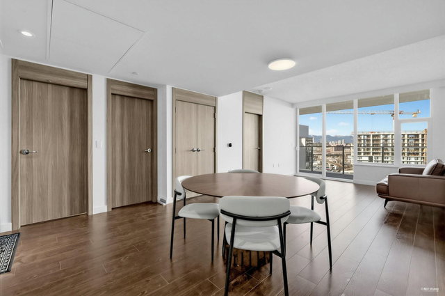 1215 - 8611 Hazelbridge Way