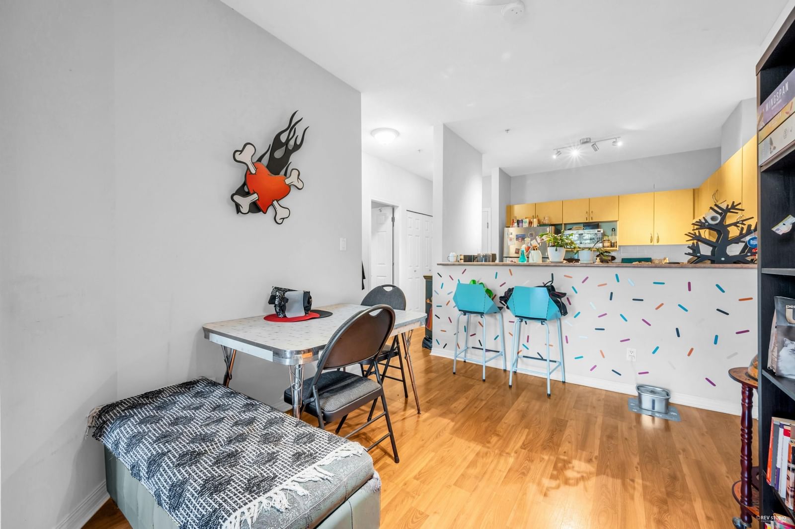 Listing Image 7