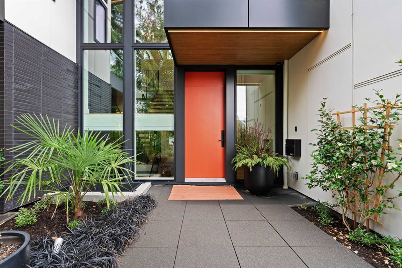 4528 Skyline Drive, North Vancouver, V7R 3H1 | Image 2