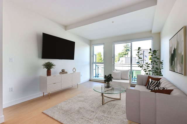 564 - 422 3rd Street E