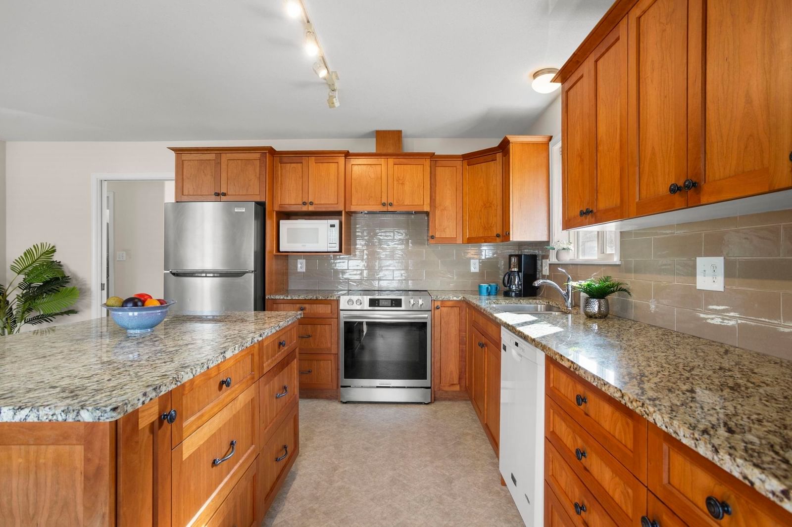 Listing Image 21