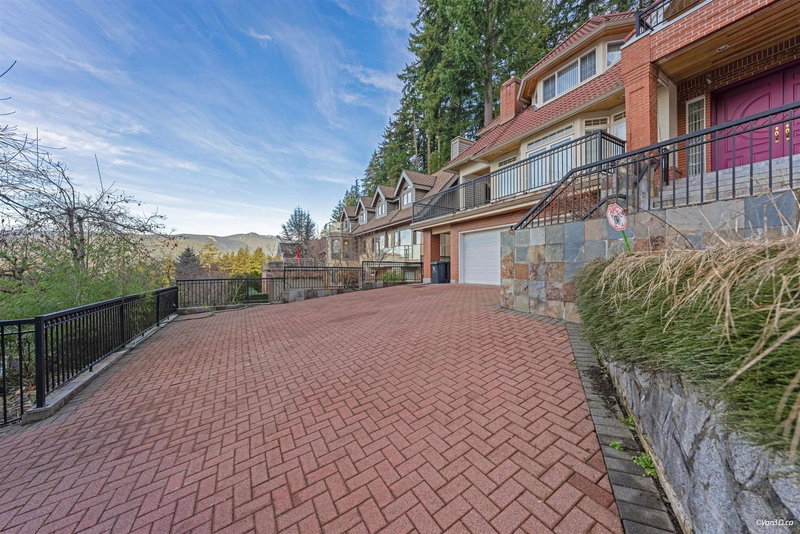 4989 Chalet Place, North Vancouver, V7R 4X4 | Image 2