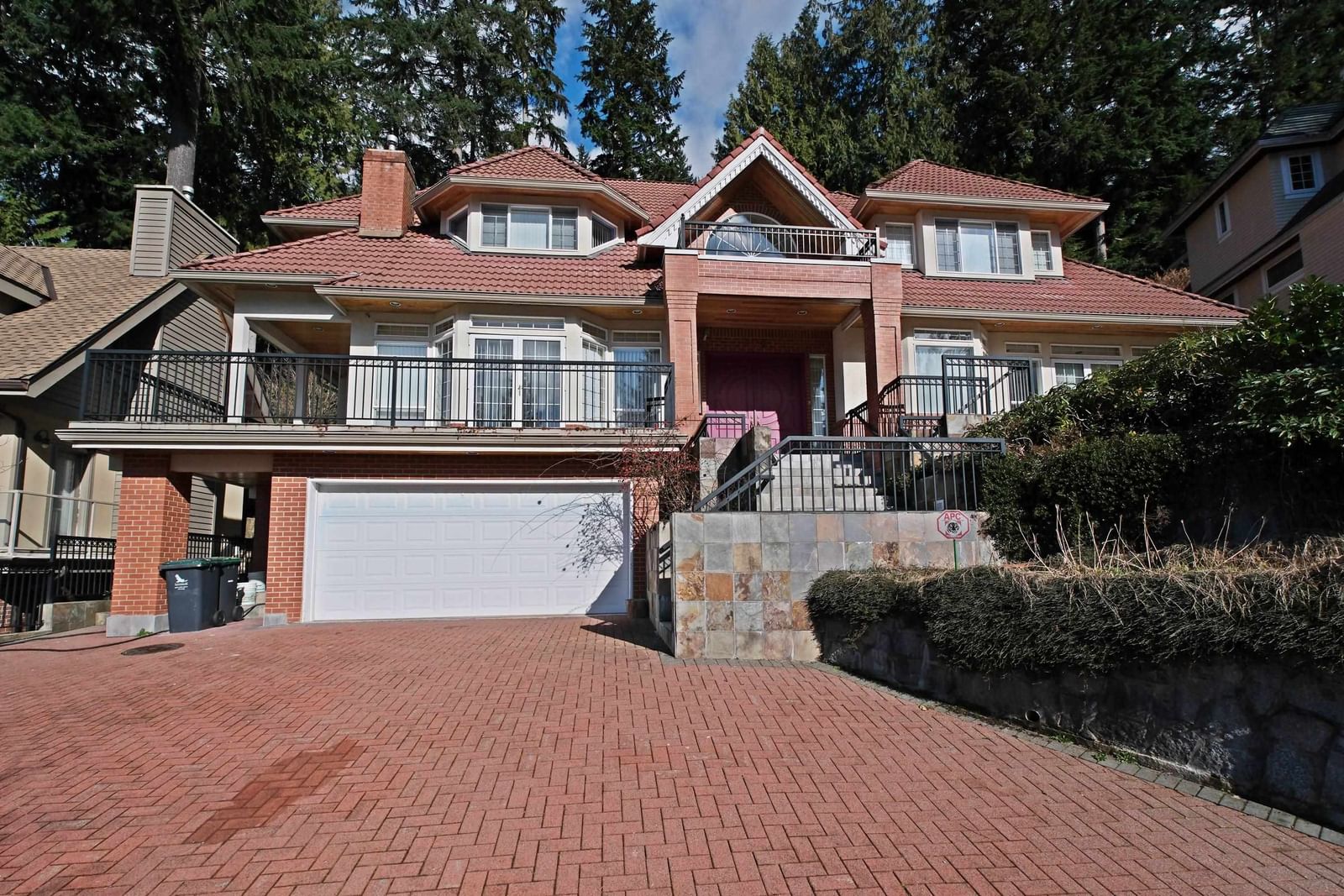 Listing Image 4