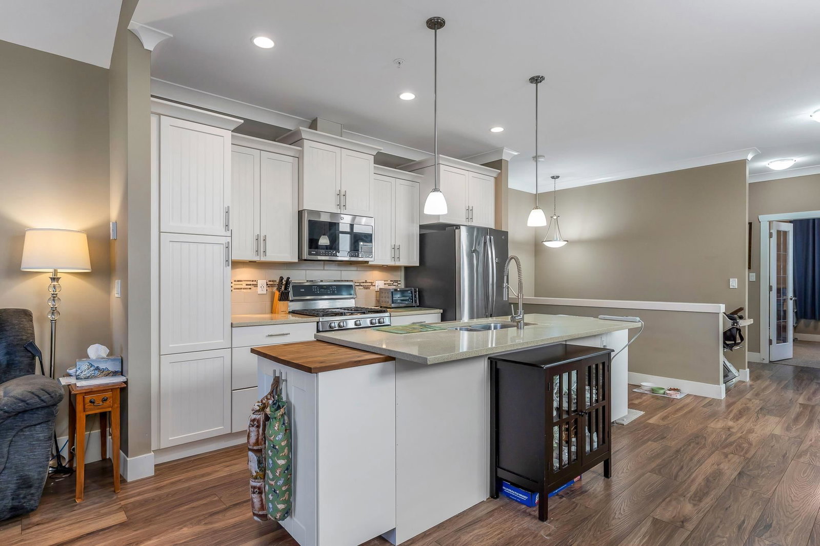 Listing Image 12
